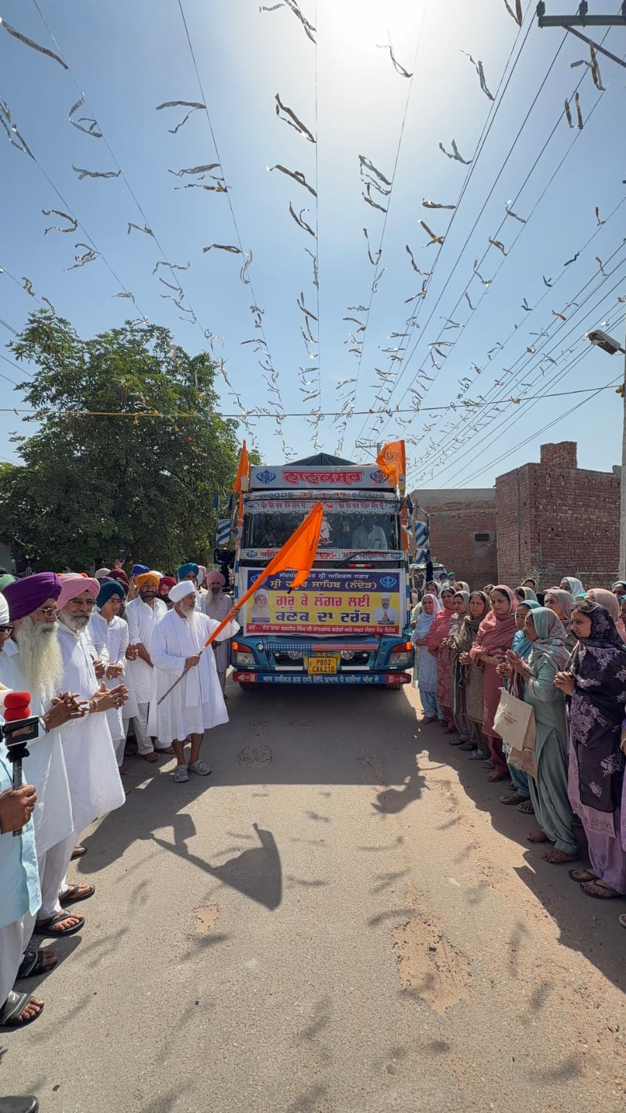 ਸ਼੍ਰੀ ਹਜੂਰ ਸਾਹਿਬ ਜੀ ਦੇ ਲੰਗਰਾਂ ਲਈ ਨਾਨਕਸਰ ਵੱਲੋਂ ਰਾਸ਼ਨ ਦਾ ਟਰੱਕ ਰਵਾਨਾ