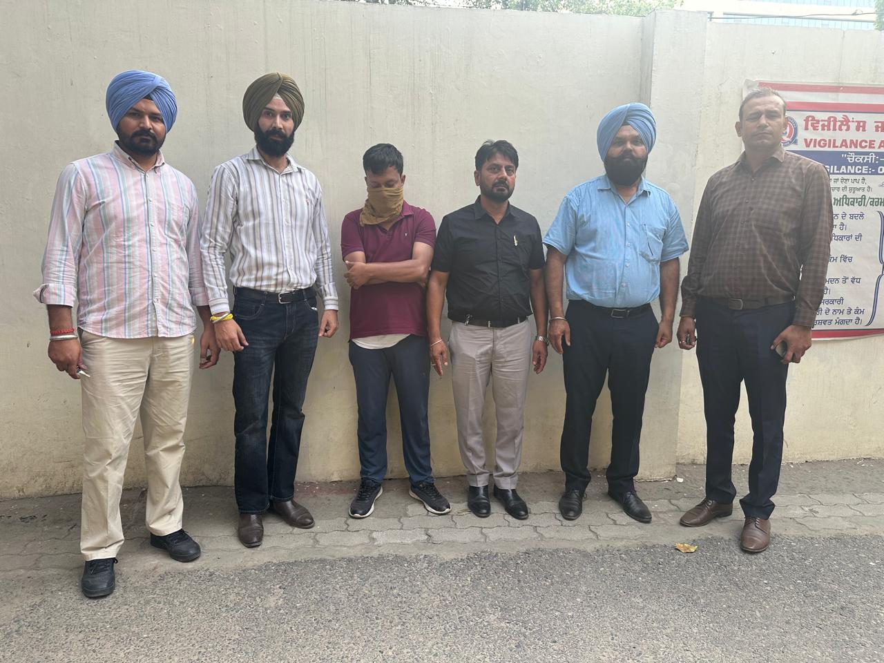 ਜਗਰਾਉਂ ਦੇ ਸਹਾਇਕ ਰਜਿਸਟਰਾਰ ਨੂੰ ਇੱਕ ਲੱਖ ਰੁਪਏ ਰਿਸ਼ਵਤ ਲੈਂਦਿਆਂ ਕਾਬੂ ਕਰਨ ਦਾ ਵਿਜੀਲੈਂਸ ਦਾ ਦਾਅਵਾ